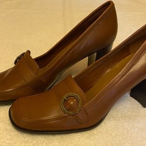 Bandolino Brown Leather Loafer Heels